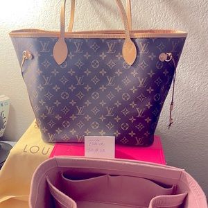 Never full mm with bag shaper, insert! Like new condition only used four times.